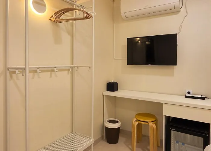 Hostel Stay42 Ddm Near Ddp - Airport Bus 2min *