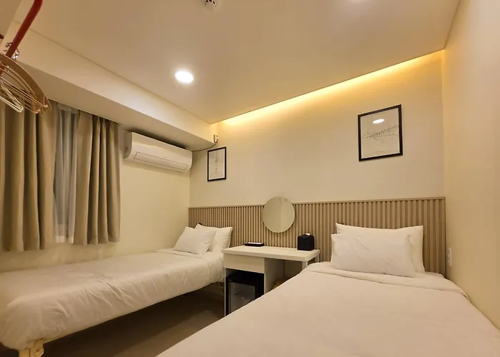 Stay42 Ddm Near Ddp - Airport Bus 2min Hostal *